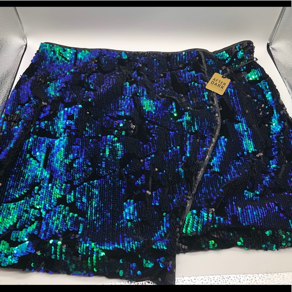Forever 21 Dresses & Skirts - NWT Sequin Blue and Green Mini Skirt
